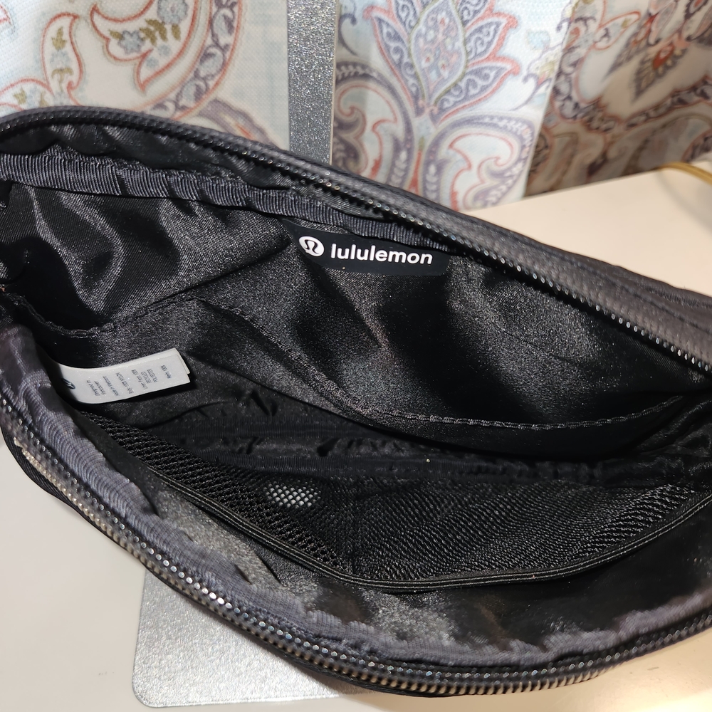 Lululemon Crossbody Bag - Picture 3 of 5